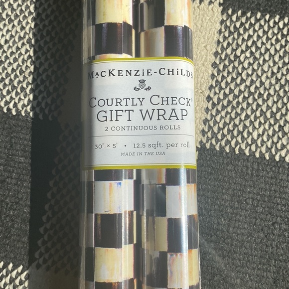 MACKENZIE🐝👑🛍️ CHILDS RETIRED RARE 2 PACK 25 sqft total WRAPPING PAPER - Picture 3 of 4